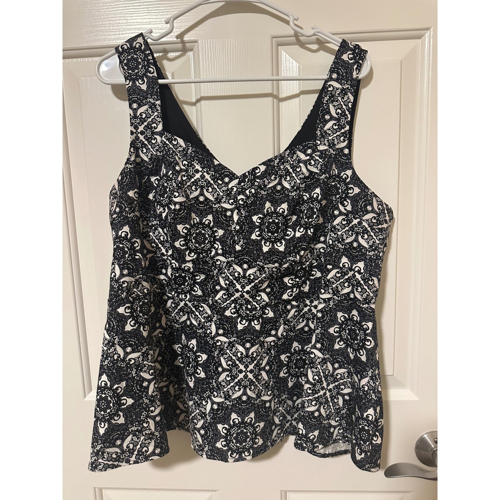 Torid Top Womens 0 Black White Medallion Print Peplum Sleeveless V-Neck Tank